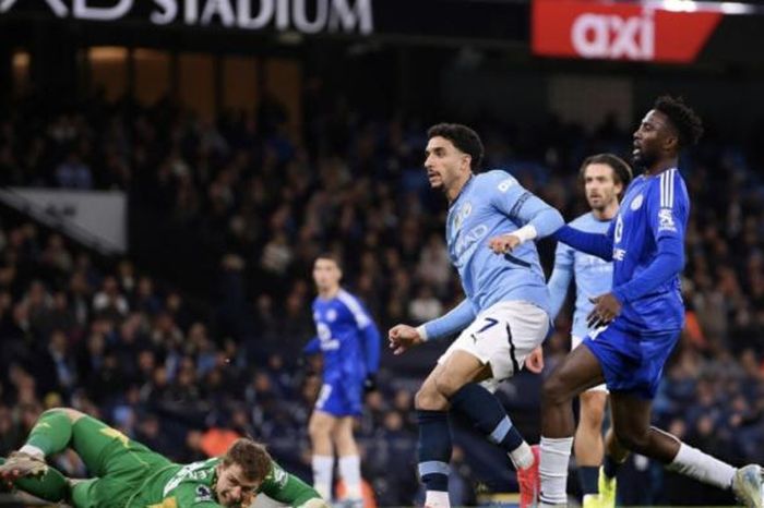Jack Grealish tỏa sáng, Man City đánh bại Leicester tại Ngoại hạng Anh