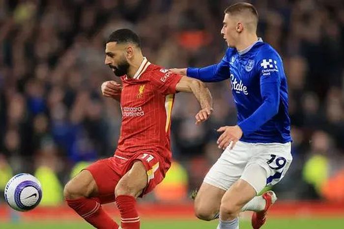 Liverpool tiến gần tới ngôi vương tại Ngoại hạng Anh