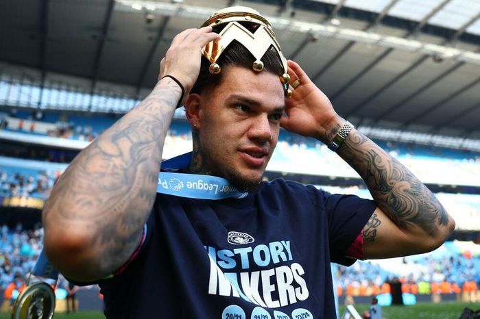 Thói quen dị của Ederson