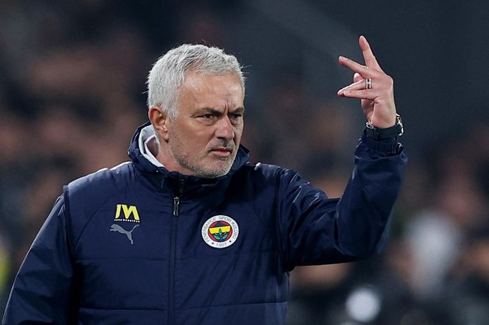 Mourinho có nguy cơ trả giá đắt vì hành vi xấu xí