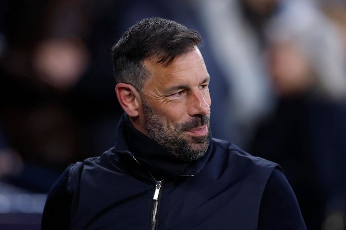 Leicester tính đường thay Van Nistelrooy