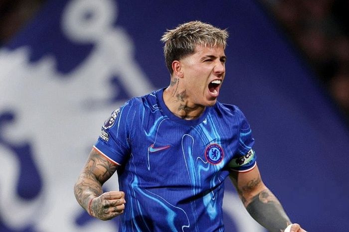 Thắng Tottenham, Chelsea vượt Man City trên bảng xếp hạng Premier League