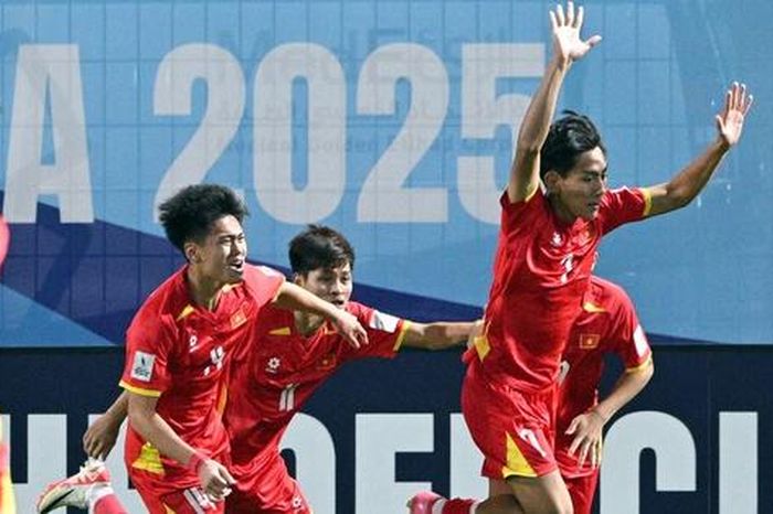 U17 Việt Nam khởi đầu thuận lợi trước Úc