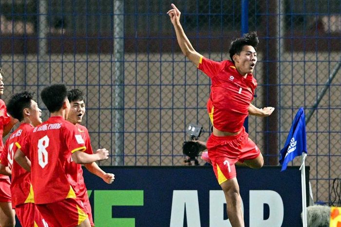 AFC tấm tắc khen cầu thủ U17 Việt Nam 'xé lưới' Australia