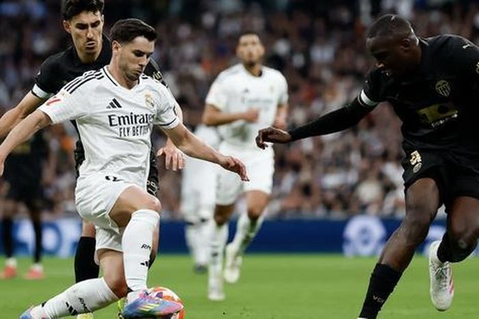 Real Madrid gục ngã tại Bernabeu, Barcelona bị đội bóng của Antony chia điểm