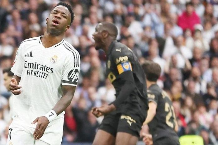 Real Madrid thua sốc trên sân nhà, Barcelona cũng chia điểm