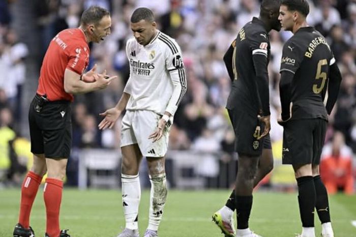 Vinicius đá hỏng penalty, Real Madrid thua đáng tiếc trước Valencia trên sân nhà