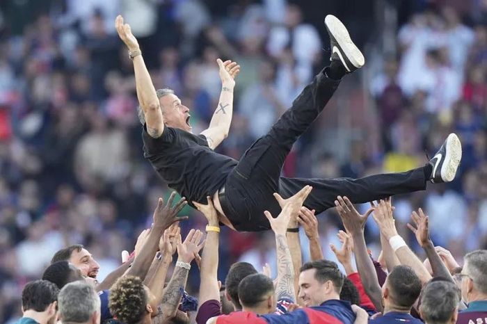 PSG vô địch sớm, đạt thành tích hơn cả thời còn Messi, Mbappe