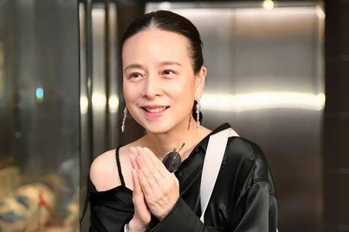 Madam Pang thắng lớn với Silva Mexes