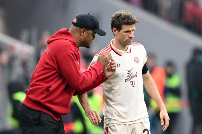 Giám đốc Bayern thừa nhận sai lầm vụ Muller