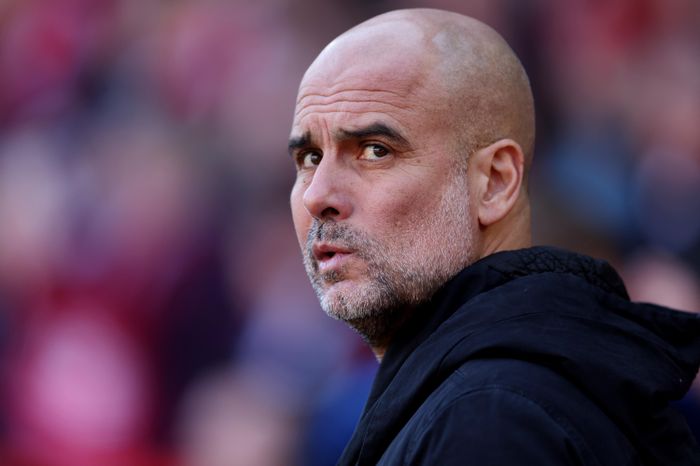 Pep Guardiola nổi giận với CĐV MU