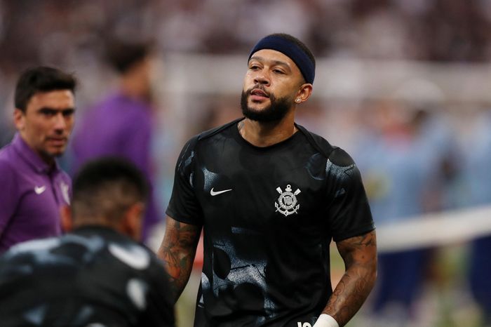 Depay phản ứng sau khi giải đấu bị đổi luật