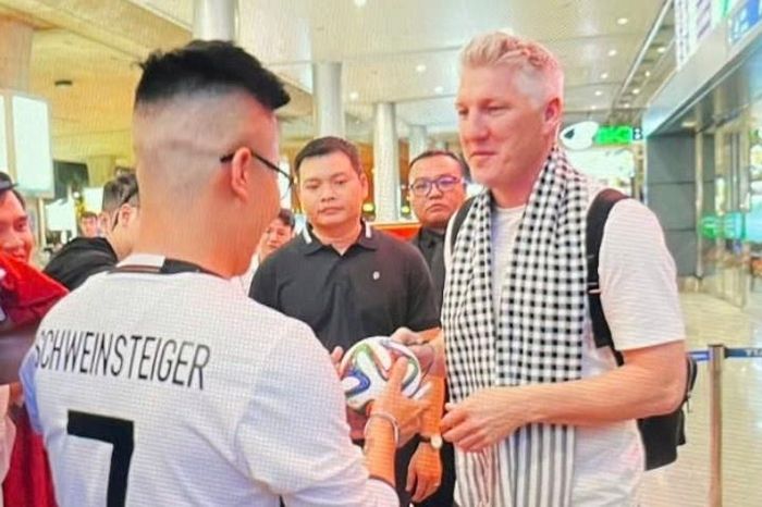Schweinsteiger đến Việt Nam