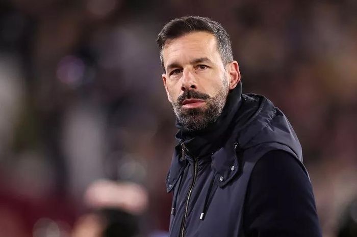 Van Nistelrooy lập kỷ lục đáng xấu hổ ở Premier League