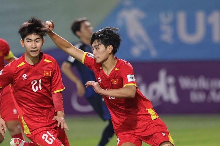 U17 Việt Nam tạo địa chấn trước Nhật Bản