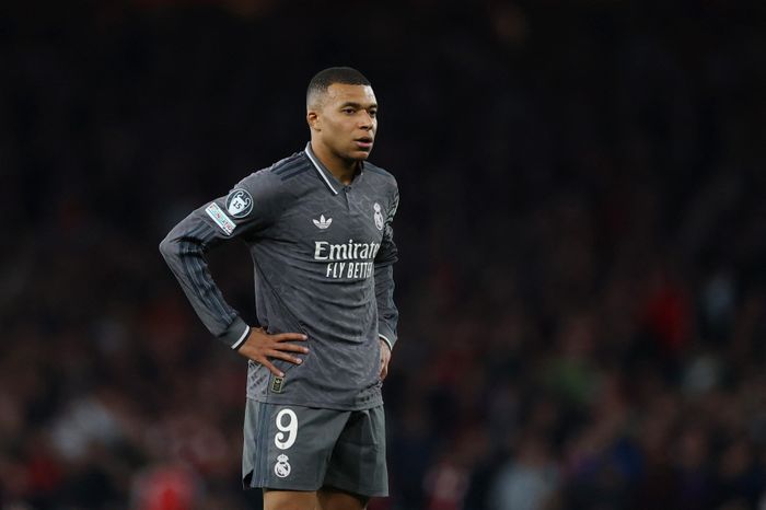 Mbappe kinh ngạc trước siêu phẩm của Rice