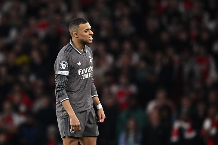Mbappe 'tắt điện' trước hậu vệ dự bị của Arsenal