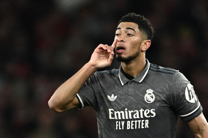 Bellingham tỏ thái độ với Ancelotti