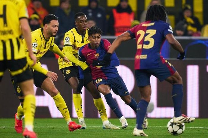 Barcelona khởi động giấc mơ 'ăn bốn'