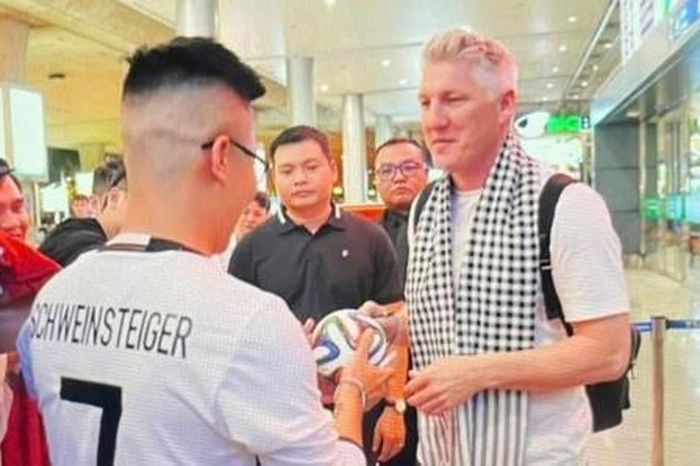 Schweinsteiger giao lưu với người hâm mộ Việt Nam