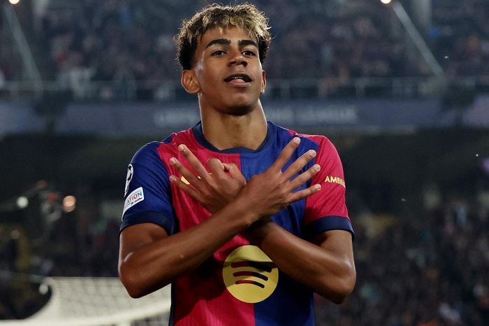 Barcelona đặt một chân vào bán kết Champions League