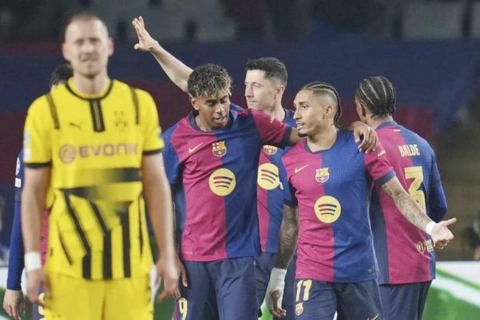 'Tam tấu' của Barcelona gây ra đêm ác mộng cho Dortmund