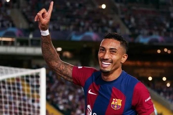Raphinha cân bằng thành tích hiếm có của Messi