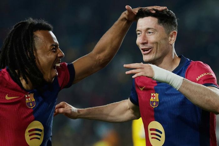 Barca đặt 1 chân vào bán kết Champions League