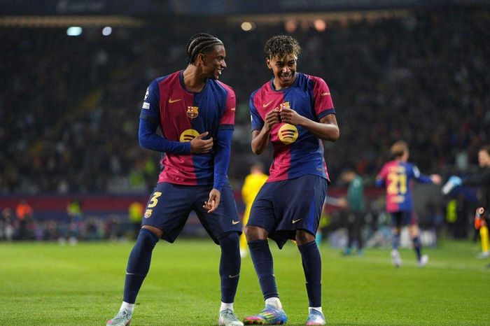 Đại thắng Dortmund, Barca đặt một chân vào bán kết Champions League