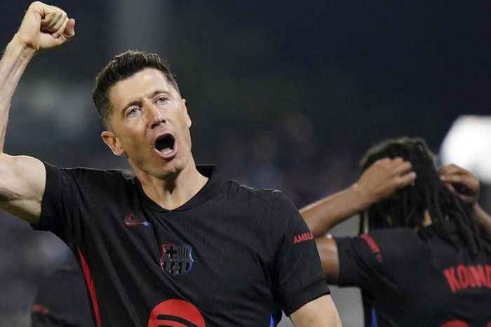 Barca nới rộng khoảng cách với Real trong cuộc đua vô địch La Liga