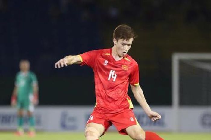 Hoàng Đức đến Man City trước khi gặp MU