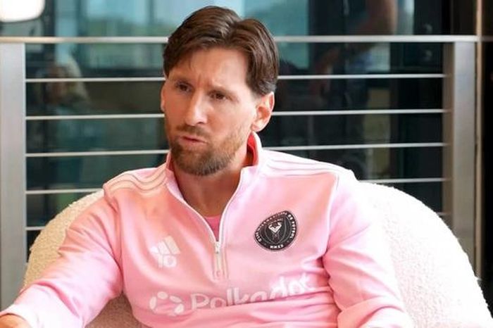 Messi phớt lờ Ronaldo khi nêu tên 5 cầu thủ trẻ em bắt chước nhiều nhất