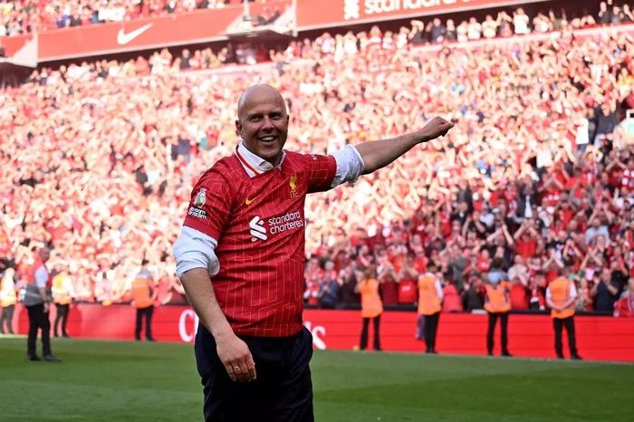 Liverpool trao tặng gì cho Arne Slot sau chức vô địch Premier League?