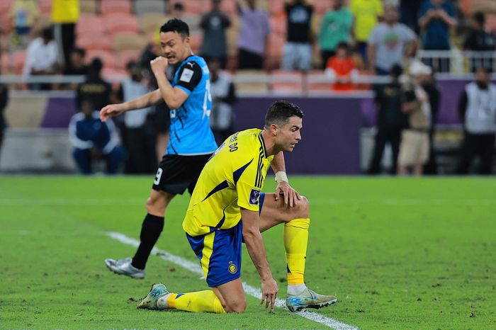 CĐV khuyên Ronaldo nên giải nghệ