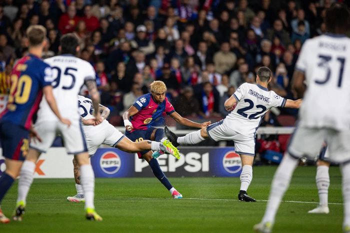 Barca và Inter Milan bất phân thắng bại tại Camp Nou