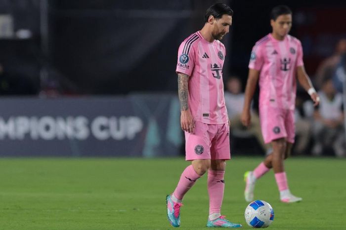 Sau Ronaldo, Messi cũng dừng bước ở ngưỡng cửa chung kết