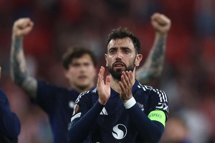 Bruno Fernandes đi vào lịch sử Europa League
