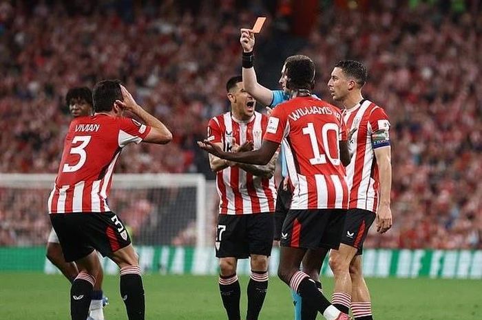 Man Utd thắng 'ngoài sức tưởng tượng' tại Europa League