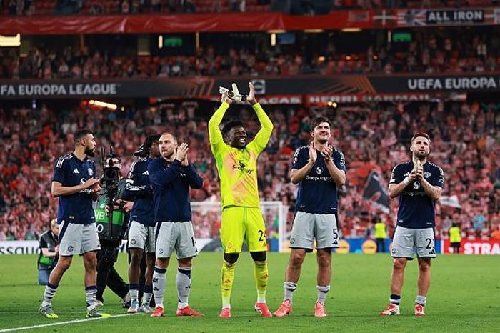 Man Utd thắng tưng bừng trên sân khách để đặt một chân vào chung kết Europa League