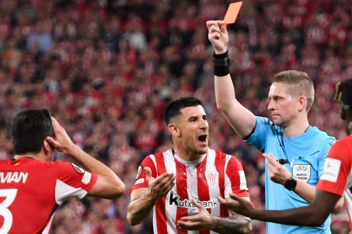 Bilbao chỉ trích trọng tài, tuyên bố thắng MU ở Old Trafford