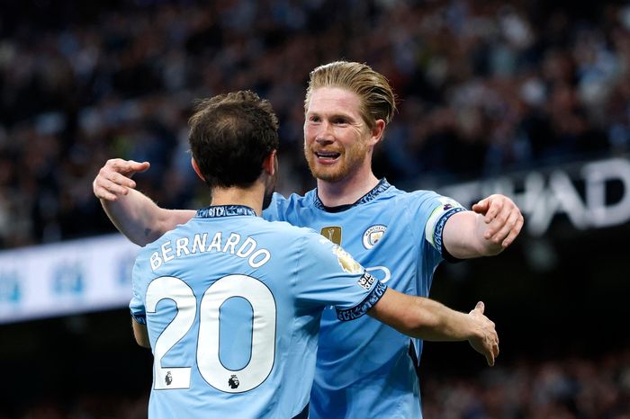De Bruyne tạo cột mốc sánh ngang Messi