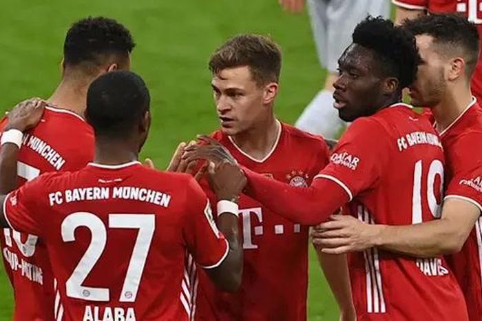 Bayern Munich hướng tới màn đăng quang sớm ở Bundesliga