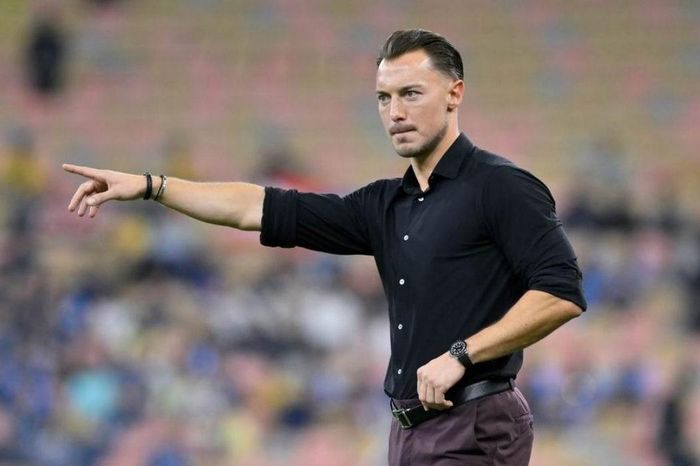Trẻ, điển trai HLV Matthias Jaissle lại đưa Al Ahli lên ngôi châu Á
