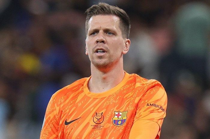 Szczesny vẫn là thủ môn số 1 của Barca