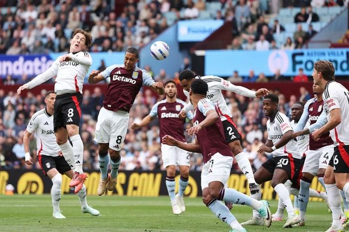 Aston Villa thắng tối thiểu, kịch tính cuộc đua vé dự Champions League