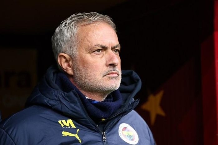 HLV Mourinho phát biểu gây sốc về giải vô địch Thổ Nhĩ Kỳ