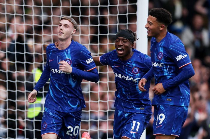 Chelsea đánh bại tân vương Liverpool