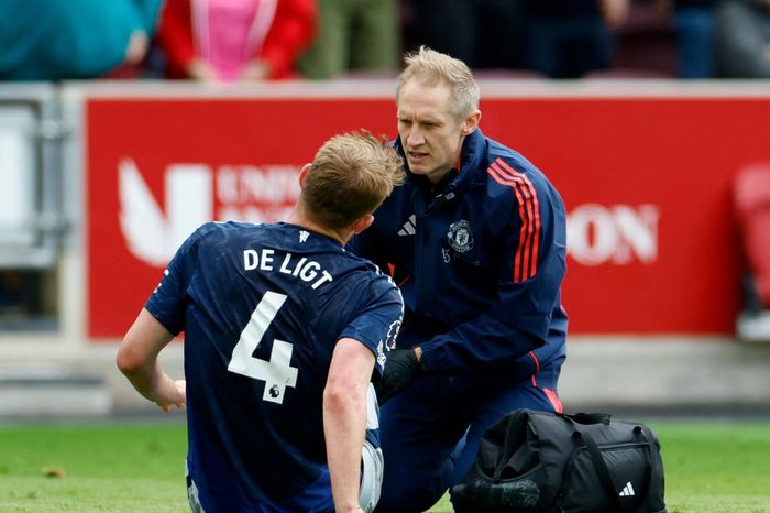 Manchester United gặp ác mộng chấn thương