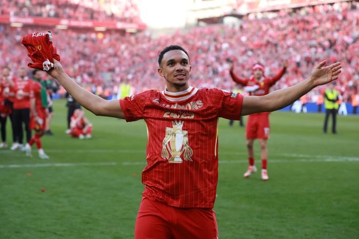 Trent Alexander-Arnold rời Liverpool