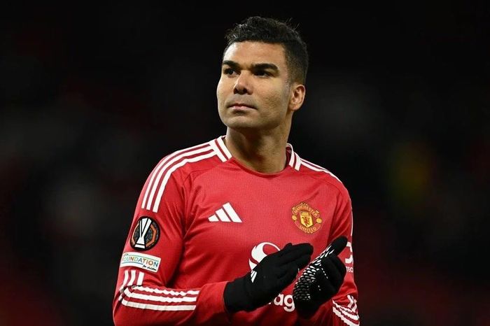 Casemiro có cơ hội san bằng mức lương của Ronaldo
